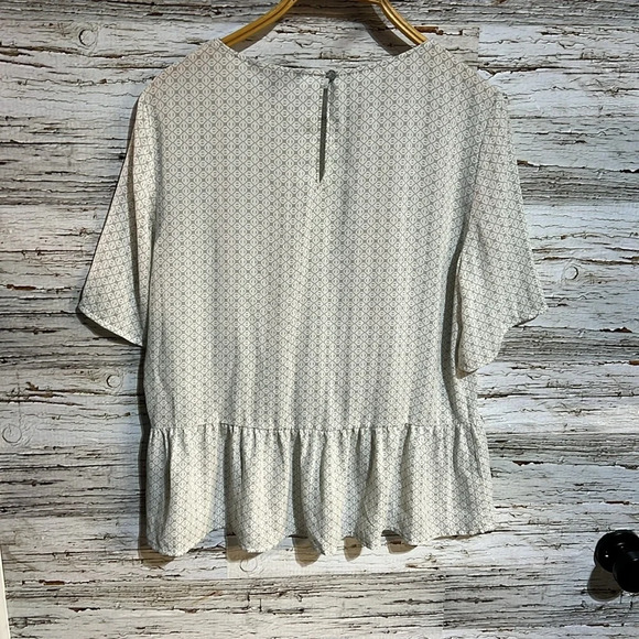 Banana republic baby doll style blouse size medium - Picture 6 of 7